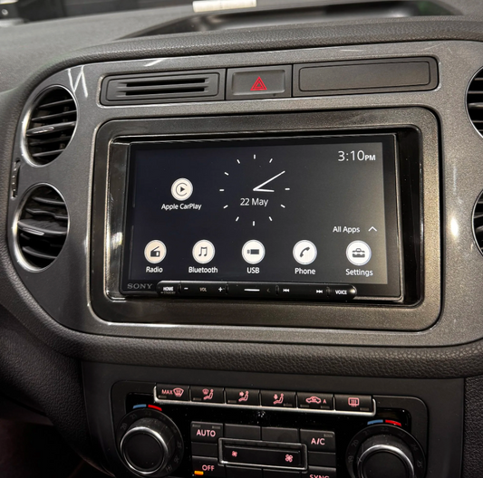 VOLKSWAGEN Tiguan 2007-2016 Radio & Reverse Camera Upgrade